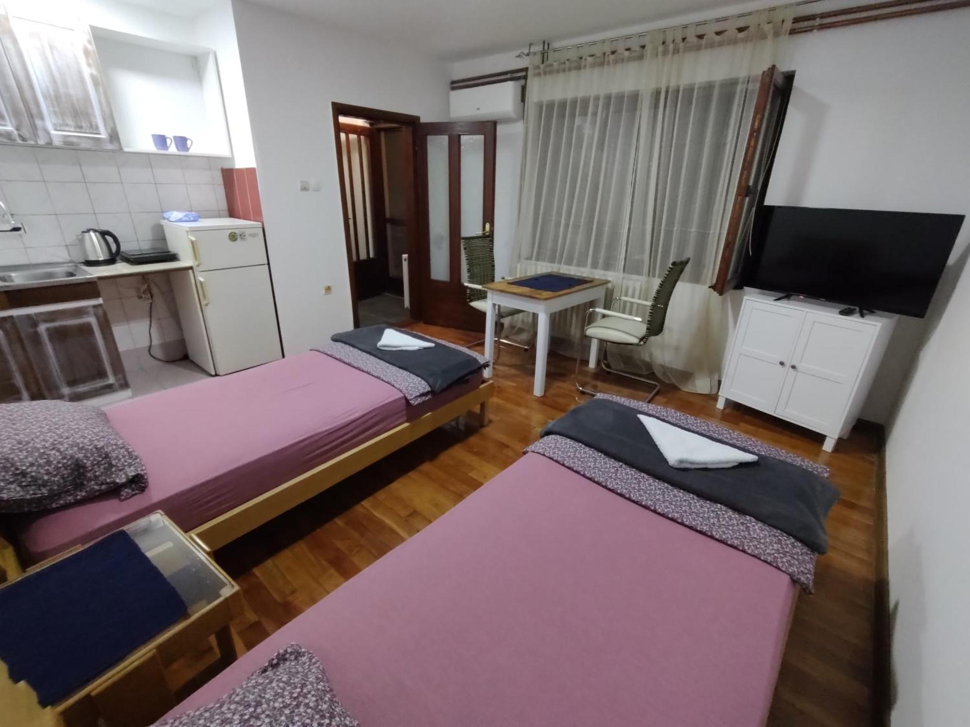 Stan Apartment Sremska Mitrovica Ngoại thất bức ảnh